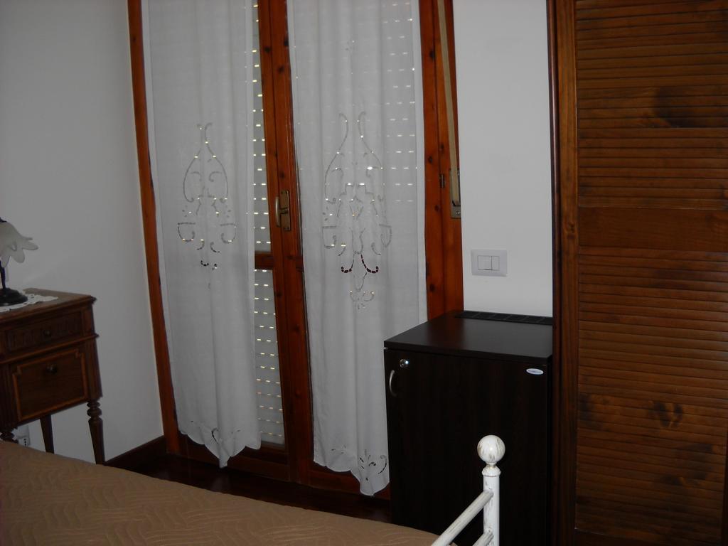 Domomea Hotel Quartu SantʼElena Cameră foto
