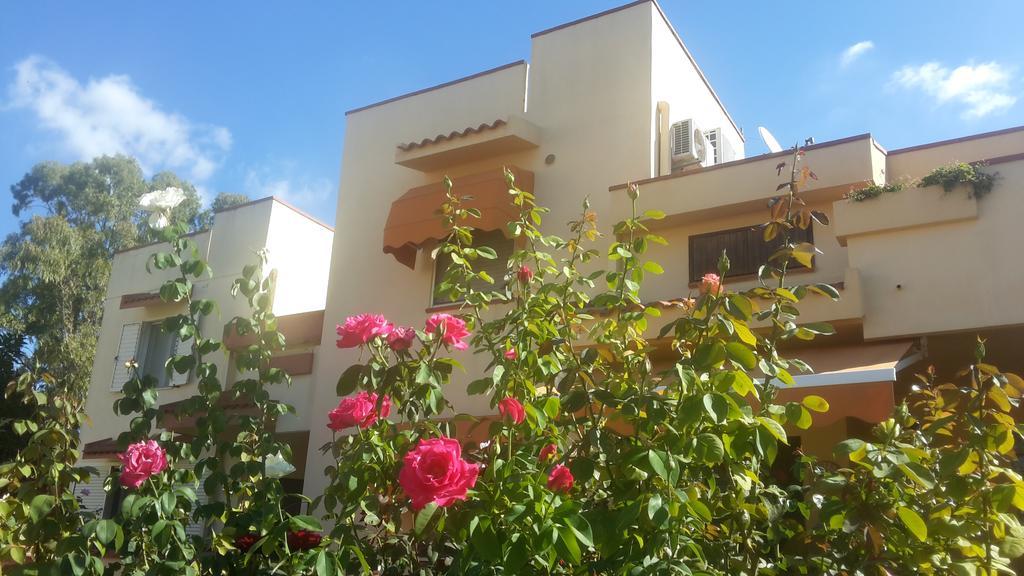 Domomea Hotel Quartu SantʼElena Exterior foto